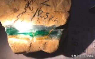 翡翠原石切割片视频,危料翡翠原石切割视频