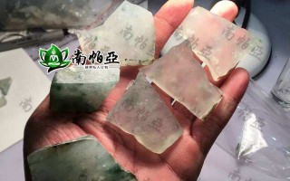 玻璃种翡翠有裂纹,玻璃种翡翠原石裂纹