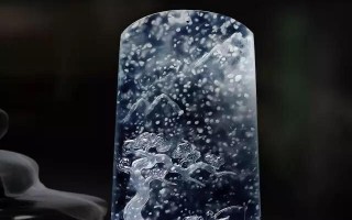 玉雕师是怎样利用翡翠雪花棉进行创作雕刻呢？