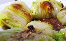 怎样做翠玉白菜【即白菜裹土豆肥牛】