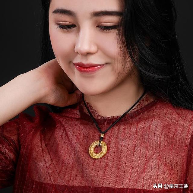 为什么一些女生喜欢带珠宝首饰？-第4张图片-翡翠网