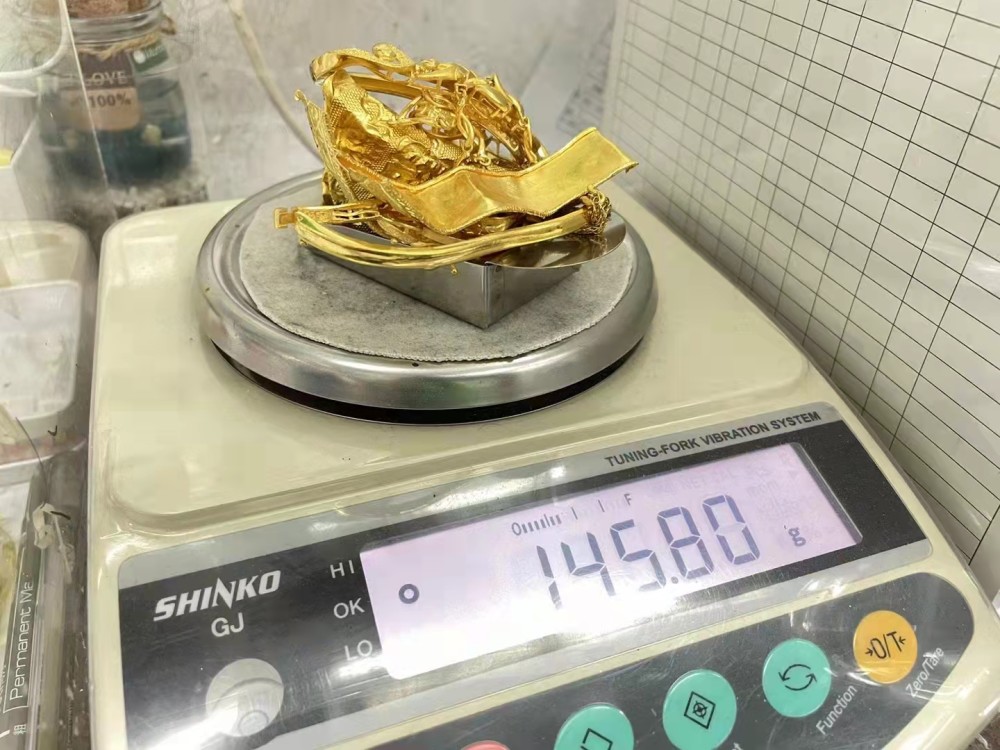 黄金现在卖多少钱一克,附近黄金回收店500米-第1张图片-翡翠网