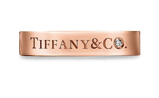 Tiffany 推出 Tiffany & Co. 戒指新作 极简元素 至臻爱意!-第4张图片-翡翠网