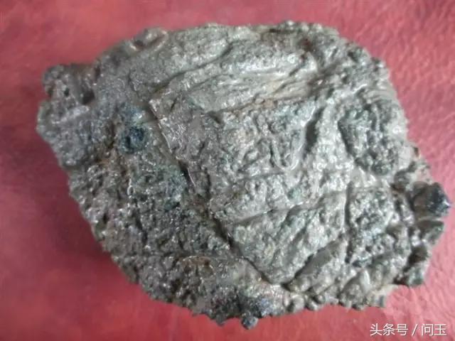 大象皮翡翠原石图片大全龙石种翡翠原石图片-第4张图片-翡翠网