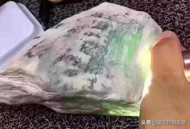 翡翠原石摆件图片大全集翡翠原石视频大全集-第3张图片-翡翠网