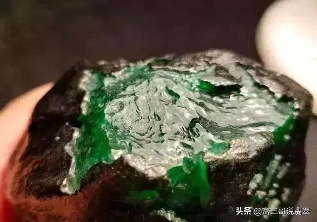 赌翡翠原石知识翡翠原石入门级知识大全-第1张图片-翡翠网