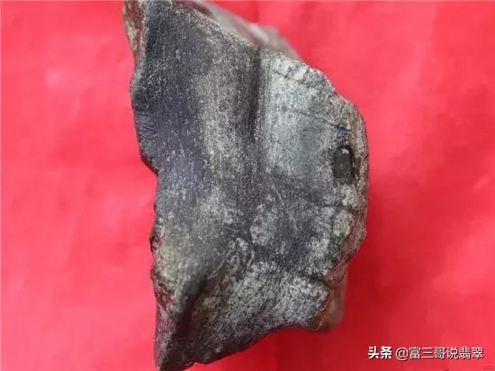 后江翡翠原石赌石要诀,翡翠原石赌石晶体颗粒-第6张图片-翡翠网