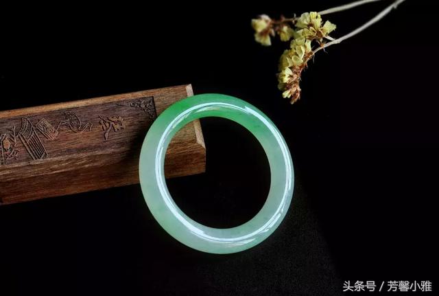 翡翠翠绿好还是暗绿好,翠绿翡翠价格-第8张图片-翡翠网