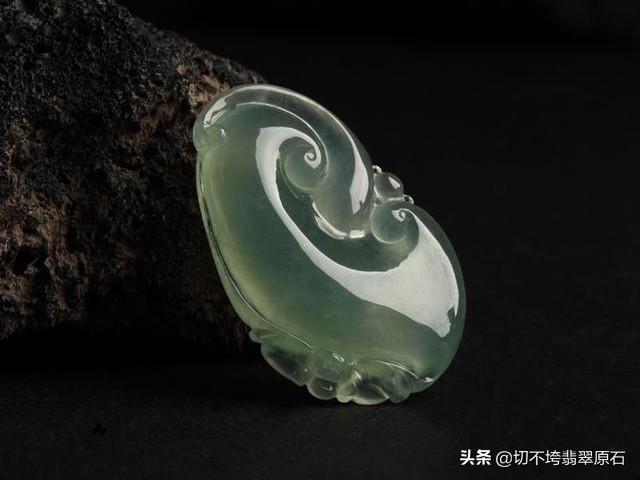 老油青翡翠挂件价格,极品油青冰种翡翠挂件-第5张图片-翡翠网