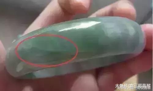 翡翠抛光后有小麻坑,翡翠手镯有小坑-第3张图片-翡翠网