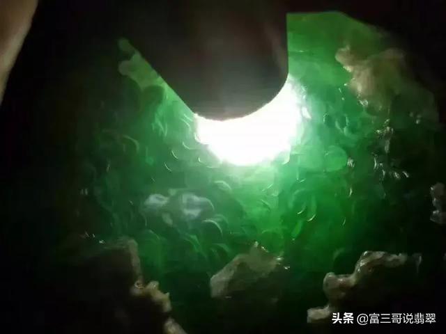 翡翠原石包浆教程翡翠原石扒皮教程-第10张图片-翡翠网