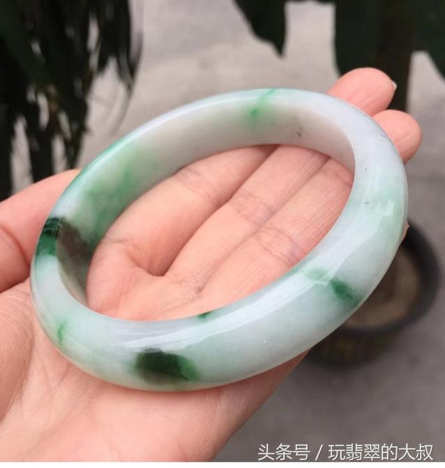 个人翡翠手镯怎么卖掉,翡翠手镯欣赏-第2张图片-翡翠网