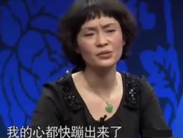 男人送女人翡翠手镯女人戴翡翠手镯的寓意-第5张图片-翡翠网