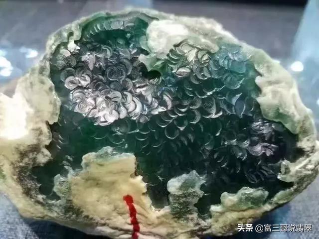 翡翠原石脱沙肉质扒了壳的翡翠值钱吗-第7张图片-翡翠网