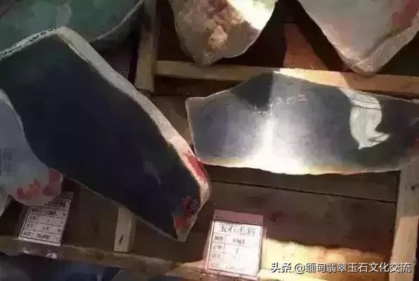 江安乌鸡种翡翠原石,黑乌鸡翡翠原石图片-第12张图片-翡翠网