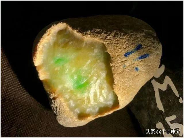 翡翠十大场口原石特点翡翠原石八大场口知识-第54张图片-翡翠网