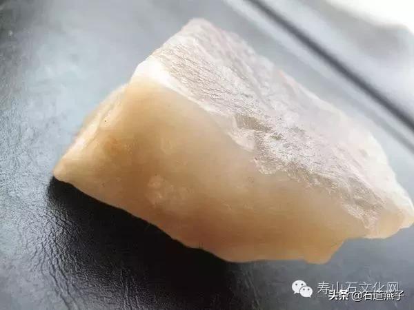 云南翡翠绿石印章料价格的简单介绍-第5张图片-翡翠网