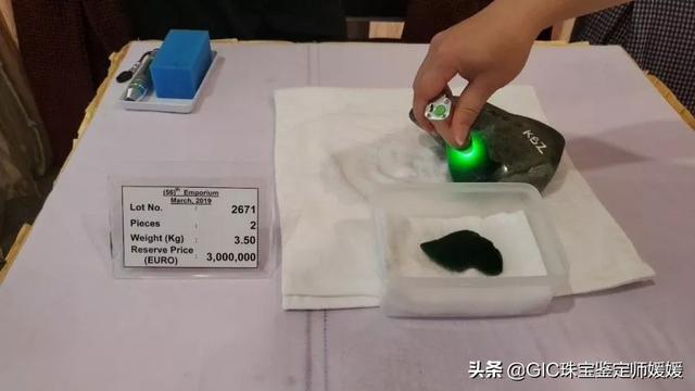 翡翠原石价格8万天然翡翠原石-第5张图片-翡翠网