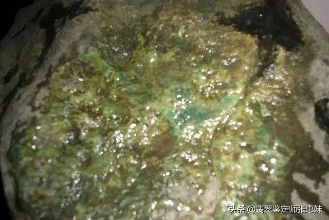 带皮翡翠原石有臭味的简单介绍-第9张图片-翡翠网