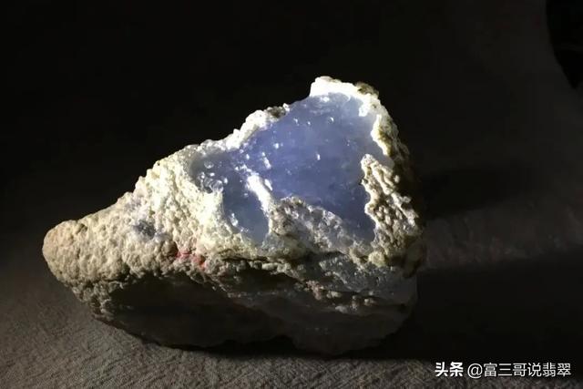 翡翠原石赌石图片大全集翡翠原石图片-第8张图片-翡翠网