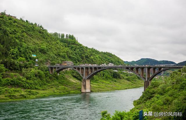 遵义市领导视察恒大翡翠华庭,遵义恒大翡翠华庭二手房价格-第4张图片-翡翠网