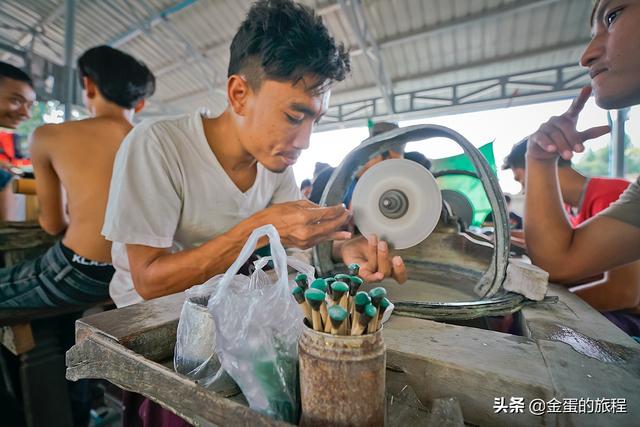 翡翠原石在什么地方卖出,翡翠原石场口有哪些-第13张图片-翡翠网