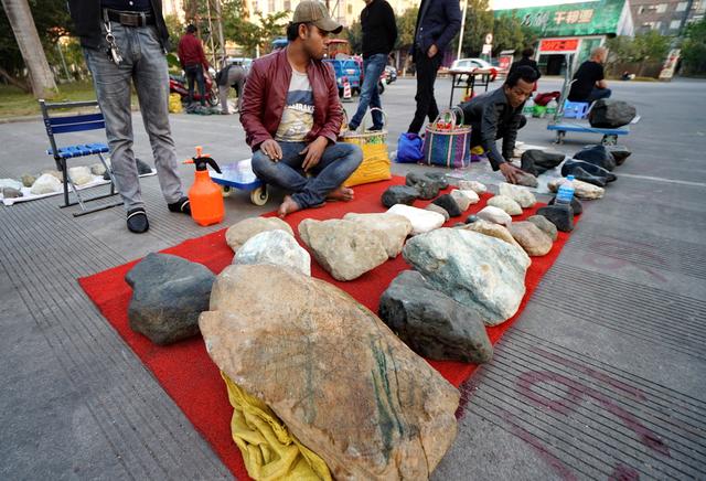 南京有翡翠原石市场吗,南京哪里可以收翡翠成品-第2张图片-翡翠网