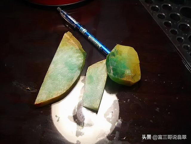 武汉翡翠原石加工的简单介绍-第8张图片-翡翠网