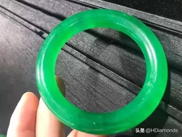 a货翡翠什么价位a货糯种翡翠手镯价格-第5张图片-翡翠网