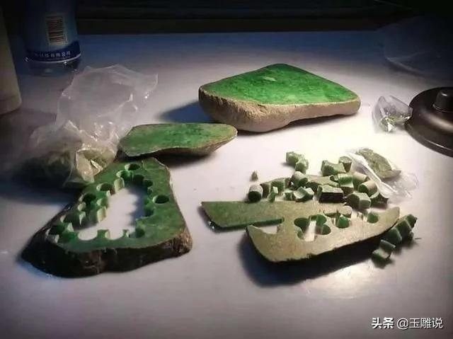 镯心雕刻图案翡翠手镯芯料车珠子合适吗-第6张图片-翡翠网