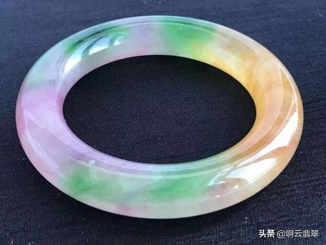 翡翠原石上色冒充老油皮,莫湾基黑乌沙油皮-第9张图片-翡翠网