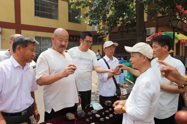 翡翠原石批发,淄博正冰翡翠原石批发市场-第16张图片-翡翠网