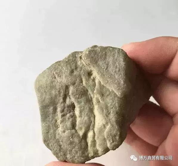 莫西沙玻璃种原石莫西沙厚皮的翡翠原石特点-第5张图片-翡翠网