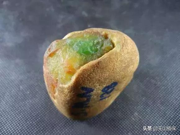 原石去皮用什么工具好,马鞍山翡翠原石剥皮-第10张图片-翡翠网