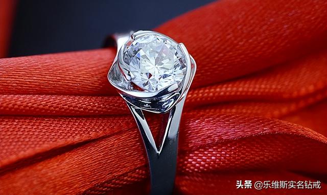 订婚戒指一般多少价位,一般求婚戒指什么价位-第3张图片-翡翠网