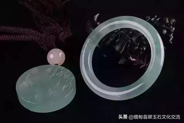 怪桩盆景欣赏,怪桩翡翠价格-第2张图片-翡翠网