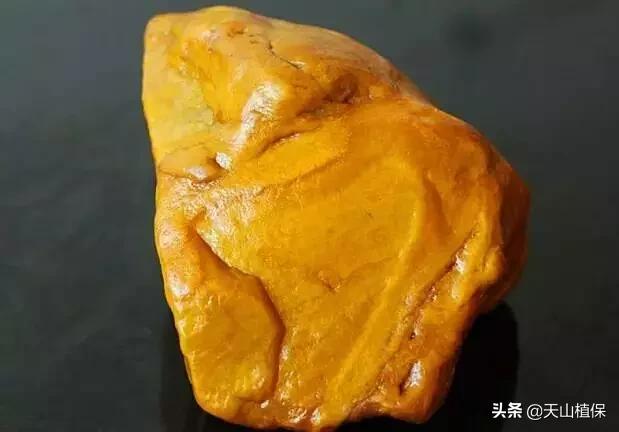 天山翡翠原石,天山翠玉与金丝玉区别-第43张图片-翡翠网