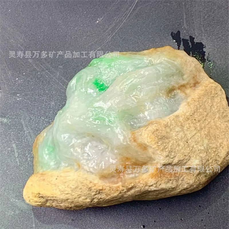 翡翠赌石蒙头料讲解翡翠原石蒙袋料-第1张图片-翡翠网