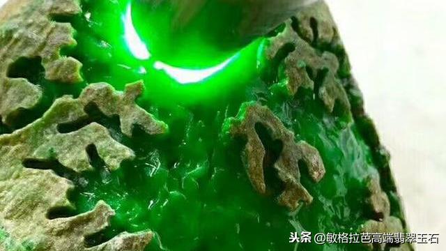 翡翠毛料打灯怎么看种教学？-第1张图片-翡翠网