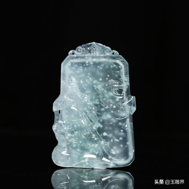 冰种雪花棉翡翠的价格蓝色冰种翡翠雪花棉-第1张图片-翡翠网