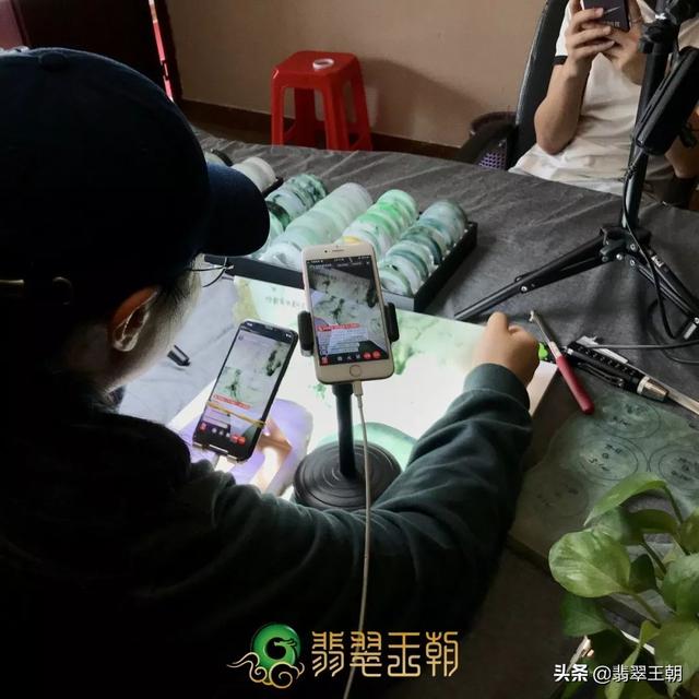 翡翠旗原石视频翡翠抛光视频-第27张图片-翡翠网