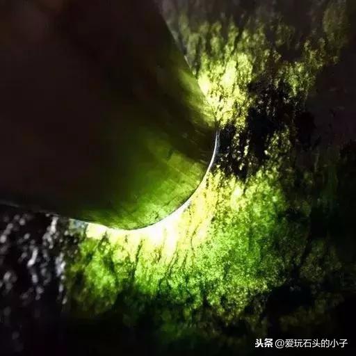 翡翠原石变化莫测,翡翠原石价格-第2张图片-翡翠网