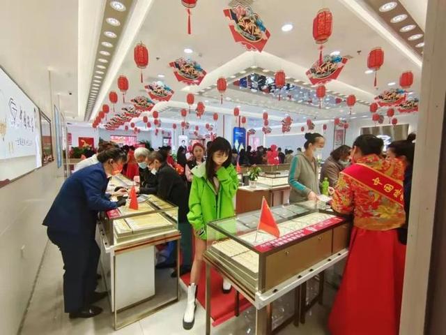 中国珠宝全国多少分店,萃华珠宝有多少分店-第15张图片-翡翠网